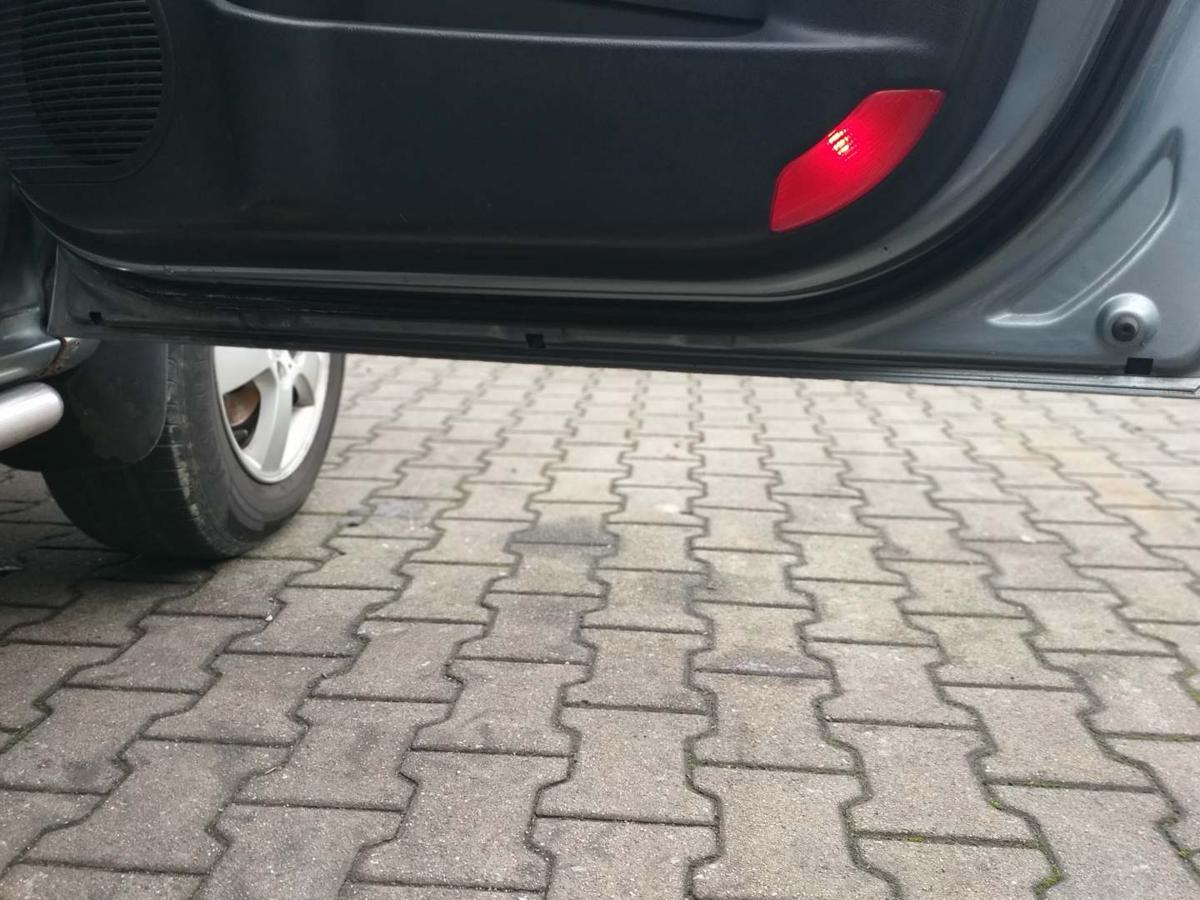 Hyundai Tucson original Tür vorn rechts Hellblaumetallic Rohbau Bj.2005